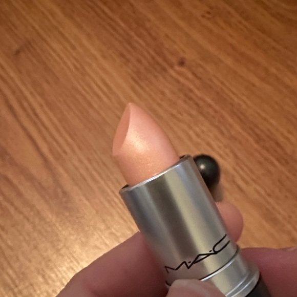 MAC Cosmetics SMILE Frosted Lipstick - LIMITED, DISCONTINUED, UNUSED! - Picture 2 of 3